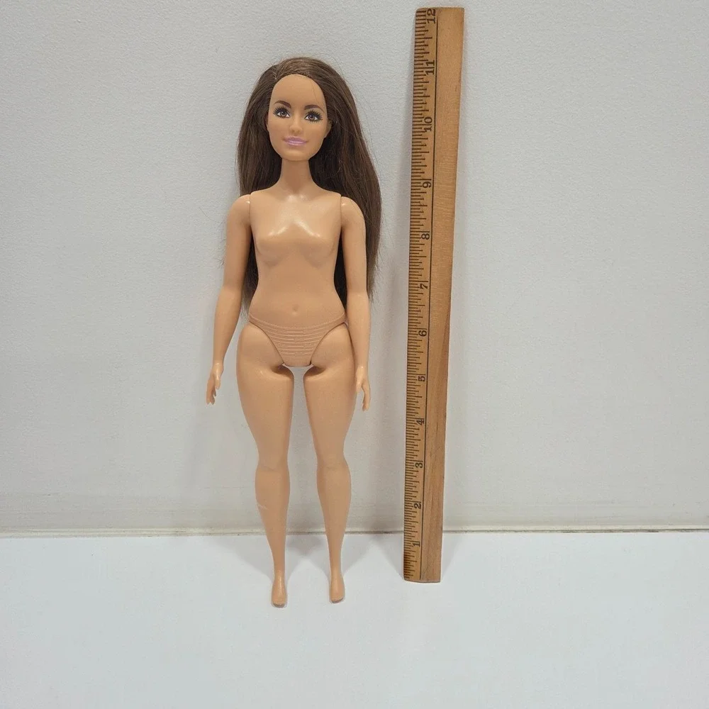 Barbie Fashionistas Doll #149 Curvy Brunette Caucasian GHW63 Nude Doll Only